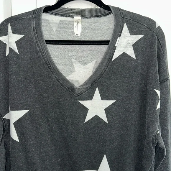Star Patterned V-Neck Sweater - Picture 2 of 2
